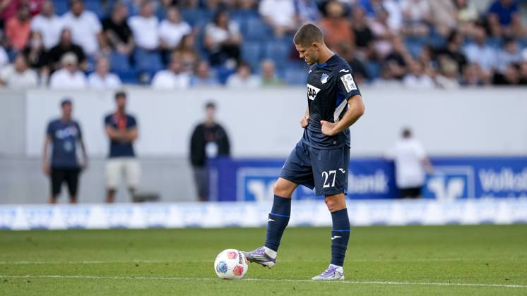 Andrej Kramaric Hoffenheim, 27 , TSG 1899 Hoffenheim player, disappointed about the defeat, disappointment after the final whistle, highlight, loser, lost, frustration, disappointed, pessimistic, 20 09 2025, Sinsheim Germany , Football, Bundesliga, TSG 1899 Hoffenheim FC Bayern Munich, DFB DFL REGULATIONS PROHIBIT ANY USE OF PHOTOGRAPHS AS IMAGE SEQUENCES AND OR QUASI VIDEO xozx