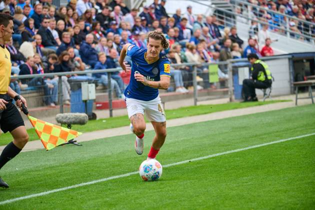 21 09 2025, Football, Men, 2 BL Bundesliga , Season 2025 2026, Holstein Kiel Karlsruher SC, 6 Matchday John Tolkin Kiel, Holstein Stadion Holstein Stadion Schleswig Holstein Germany