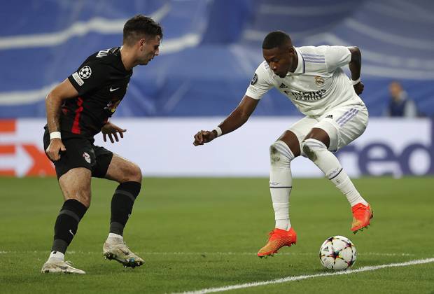 Real Madrid v RB Leipzig - UEFA Champions League MADRID, SPAIN - SEPTEMBER 14: David Alaba (R) of Real Madrid in action against Dominik Szoboszla (L) of RB Leipzig during the UEFA Champions League Group F soccer match between Real Madrid and RB Leipzig at Santiago Bernabeu Stadium in Madrid, Spain on September 14, 2022. Madrid Spain. Editorial use only. Please get in touch for any other usage. Copyright: x2025xAnadoluxBurakxAkbulutx
