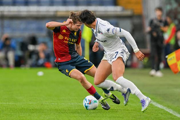 GenoaÕs Morten Frendrup fights for the ball with EmpoliÕs Brando Moruzzi during the Italian Cup soccer match between Genoa and Empoli at the Luigi Ferraris Stadium in Genoa, Italy - Thursday, Semptember 25, 2025. - Soccer . Copyright: xTanoxPecoraro LaPressex