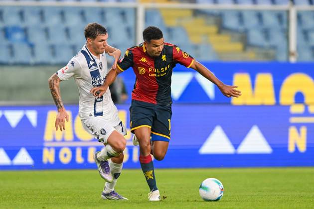 GenoaÕs Junior Messias fights for the ball during the Italian Cup soccer match between Genoa and Empoli at the Luigi Ferraris Stadium in Genoa, Italy - Thursday, Semptember 25, 2025. - Soccer .  Copyright: xTanoxPecoraro LaPressex