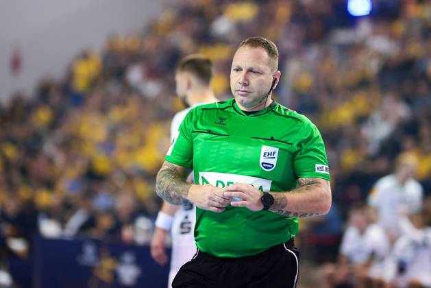 2025.09.25 Kielce Pilka reczna , Liga Mistrzow EHF , sezon 2025 26 Industria Kielce - Fuechse Berlin N z sedzia Foto Tomasz Fafara PressFocus 2025.09.25 Kielce Handball , EHF Champions League , 2025 2026 season Industria Kielce - Fuechse Berlin sedzia Credit: Tomasz Fafara PressFocus NEWSPIX.PL --- newspix.pl