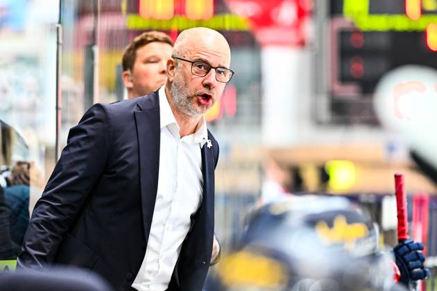 Stefan Nyman Head Coach, Headcoach, Iserlohn Roosters , GER, Iserlohn Roosters vs Fischtown Pinguins Bremerhaven, Ice Hockey, Penny DEL, Matchday 5, Season 2025 2026, 26 09 2025, GER, Iserlohn Roosters vs Fischtown Pinguins Bremerhaven, Ice Hockey, Penny DEL, Matchday 5, Season 2025 2026, 26 09 2025 Iserlohn Copyright: xJonasxBrockmann Eibner-Pressefotx EP_JBN