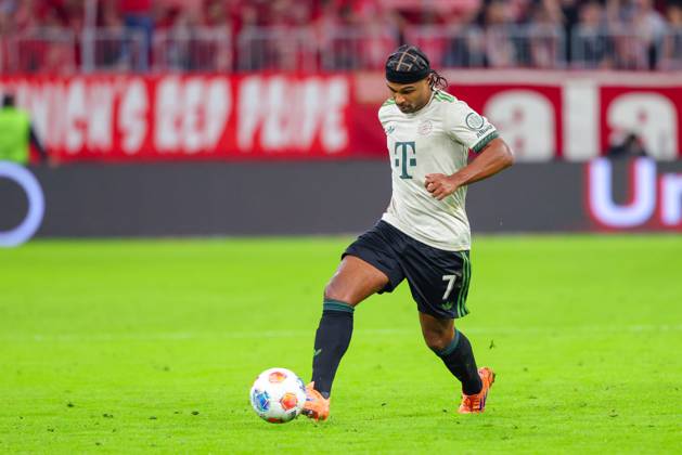 Serge Gnabry 7, FC Bayern München beim Spiel zwischen FC Bayern München v SV Werder Bremen, Fußball, Herren, Bundesliga, 2025 2026, 5 Spieltag am 26 09 2025 in München, Allianz Arena DFL and DFB regulations prohibit any use of photographs as image sequences and or quasi video Bayern Germany