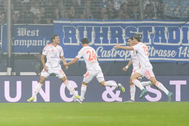 Tim Oberdorf (Fortuna Duesseldorf) Torjubel, jubelt mit seiner Mannschaft nach dem Treffer zum 0:1 waehrend des spiels der 2. Bundesliga zwischen VfL Bochum und Fortuna Duesseldorf, Vonovia Ruhrstadion am 27. September 2025 in Bochum, Deutschland. (Foto von Max Maiwald DeFodi Images) +++ Tim Oberdorf (Fortuna Duesseldorf) celebrates after scoring his team s first goal during the 2. Bundesliga match between VfL Bochum and Fortuna Duesseldorf at Vonovia Ruhrstadion on September 27, 2025 in Bochum, Germany. (Photo by Max Maiwald DeFodi Images) DFB DFL REGULATIONS PROHIBIT ANY USE OF PHOTOGRAPHS AS IMAGE SEQUENCES AND OR QUASI-VIDEO. (Photo by Max Maiwald DeFodi Images) Tim Oberdorf Fortuna Duesseldorf celebrates after scoring his team s first goal during the 2 Bundesliga match between VfL Bochum and Fortuna Duesseldorf at Vonovia Ruhrstadion on September 27, 2025 in Bochum, Germany, Germany Photo by Max Maiwald DeFodi Images Tim Oberdorf Fortuna Duesseldorf celebrates after scoring his team s first goal during the 2 Bundesliga match between VfL Bochum and Fortuna Duesseldorf at Vonovia Ruhrstadion on September 27, 2025 in Bochum, Germany Photo by Max Maiwald DeFodi Images DFB DFL REGULATIONS PROHIBIT ANY USE OF PHOTOGRAPHS AS IMAGE SEQUENCES AND OR QUASI VIDEO Photo by Max Maiwald DeFodi Images