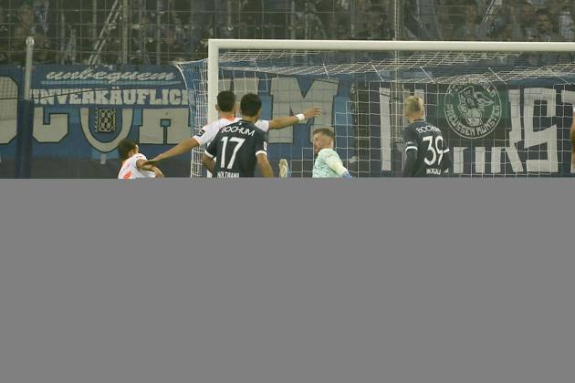 Tim Oberdorf Duesseldorf 15 scores the goal to 0 1 27 09 2025 Soccer VfL Bochum vs Fortuna Duesseldorf, Vonovia Ruhrstadion, Bochum, DFB DFL REGULATIONS PROHIBIT ANY USE OF PHOTOGRAPHS AS IMAGE SEQUENCES AND OR QUASI VIDE Copyright: xpepphotox xSaschaxWeizx pep00321, pep_20250921_hm_16058