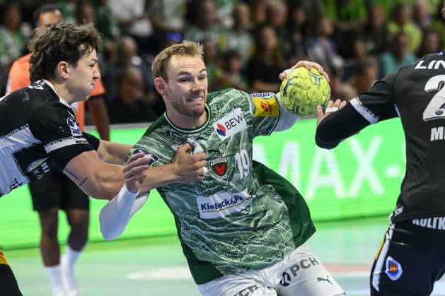 in the picture from l Mathias Gidsel Fuechse Berlin , GER, Berlin, Handball, Fuechse Berlin vs ThSV Eisenach, DAIKIN Handball Bundesliga, in the Max Schmeling Halle, 21 09 2025, Copyright: HMBxMedia UwexKoch