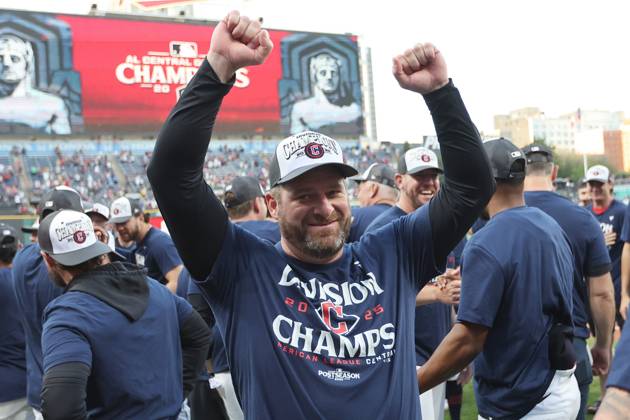 Cleveland Guardians manager Stephen Vogt celebrates after the Guardians beat the Texas Rangers 9-8 in 10 innings at Progressive Field in Cleveland, Ohio on Sunday, September 28, 2025. CLE20250928123 AARONxJOSEFCZYK