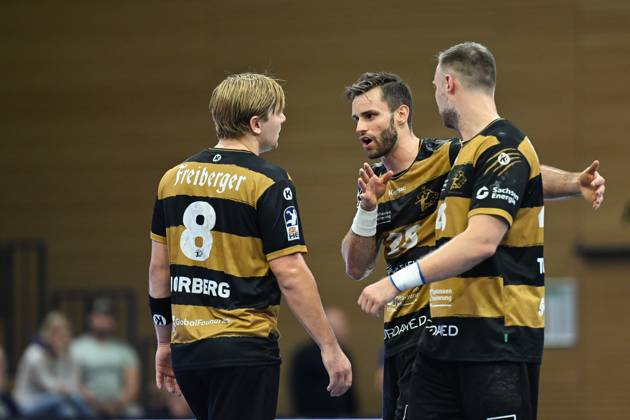 Viktor Petersen Norberg HC Elbflorenz 2006, 8 Sebastian Greß HC Elbflorenz 2006, 25 Jonas Thuemmler HC Elbflorenz 2006, 46 HC Elbflorenz 2006 vs VfL Luebeck Schwartau, 2 Handball Bundesliga Herren, Spielzeit 2025 2026, 26 09 2025 HC Elbflorenz 2006 vs VfL Luebeck Schwartau, 2 Handball Bundesliga Herren, Spielzeit 2025 2026, 26 09 2025 Dresden Copyright: xEibner-Pressefoto xHoepnerx EP_PHR