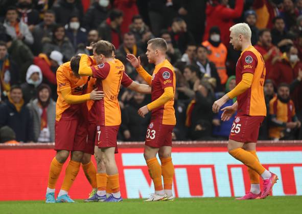 Galatasaray v Kasimpasa - Turkish Super Lig ISTANBUL, TURKIYE - JANUARY 20: Galatasaray players celebrate a goal during Turkish Super Lig week 22 soccer match between Galatasaray and Kasimpasa in Istanbul, Turkiye on January 20, 2022. Istanbul Turkey. Editorial use only. Please get in touch for any other usage. Copyright: x2025xAnadoluxİsaxTerlix