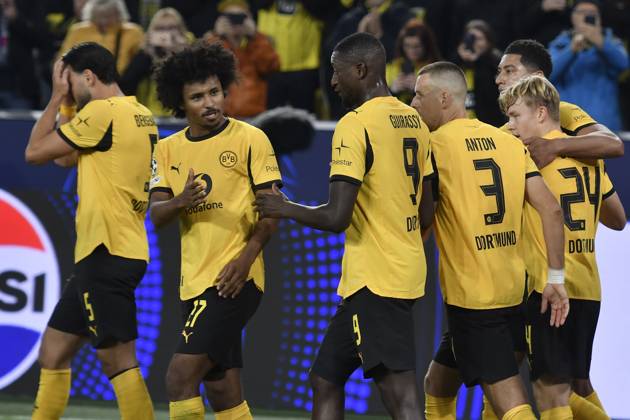 Daniel Svensson Dortmund 24 celebrates after scoring the 1 0 goal with the team 01 04 2025 Soccer, Champions League, Borussia Dortmund vs Athletic Club de Bilbao, Signal Iduna Park, Dortmund, Copyright: xpepphotox xSaschaxWeizx pep00321, pep_20250415_hm_151015