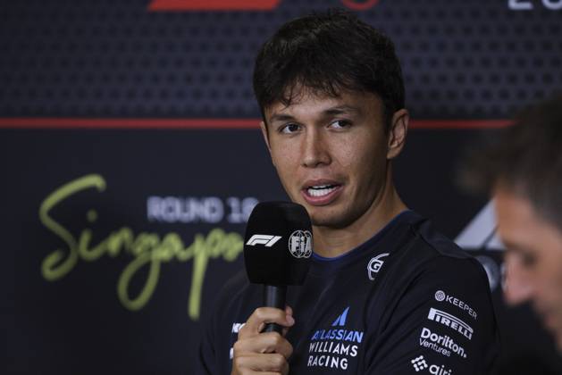 F1 - SINGAPORE GRAND PRIX 2025 ALBON Alexander (tha), Williams Racing FW47, portrait press conference, PK, Pressekonferenz during the 2025 Formula 1 Singapore Grand Prix, 18th round of the 2025 FIA Formula One World Championship, WM, Weltmeisterschaft from October 3 to 5, 2025 on the Marina Bay Street Circuit, in Singapore - SingaporeSingapore  Copyright: xXavixBonillax