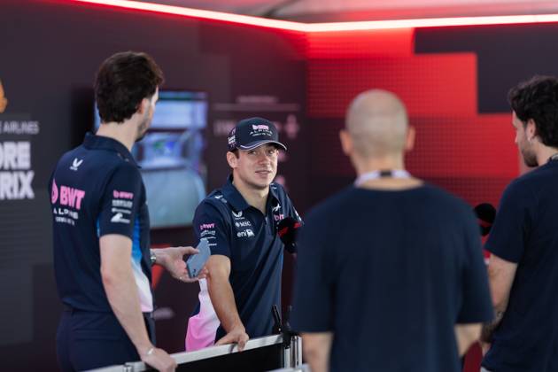 F1 - SINGAPORE GRAND PRIX 2025 COLAPINTO Franco (arg), Alpine F1 Team A525, portrait during the 2025 Formula 1 Singapore Grand Prix, 18th round of the 2025 FIA Formula One World Championship, WM, Weltmeisterschaft from October 3 to 5, 2025 on the Marina Bay Street Circuit, in Singapore - SingaporeSingapore  Copyright: xDPPIx