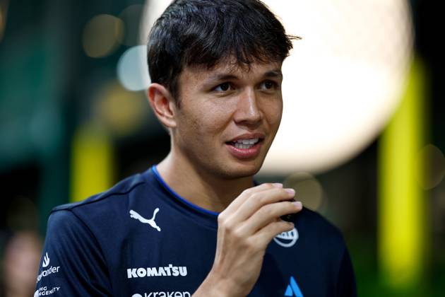 F1 - SINGAPORE GRAND PRIX 2025 ALBON Alexander (tha), Williams Racing FW47, portrait during the 2025 Formula 1 Singapore Grand Prix, 18th round of the 2025 FIA Formula One World Championship, WM, Weltmeisterschaft from October 3 to 5, 2025 on the Marina Bay Street Circuit, in Singapore - SingaporeSingapore  Copyright: xDPPIx