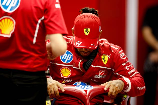 F1 - SINGAPORE GRAND PRIX 2025 HAMILTON Lewis (gbr), Scuderia Ferrari SF-25, portrait during the 2025 Formula 1 Singapore Grand Prix, 18th round of the 2025 FIA Formula One World Championship, WM, Weltmeisterschaft from October 3 to 5, 2025 on the Marina Bay Street Circuit, in Singapore - SingaporeSingapore Copyright: xDPPIx