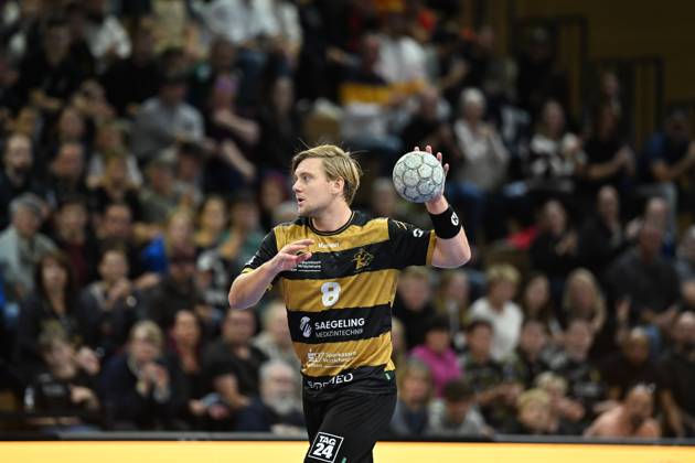 Viktor Petersen Norberg HC Elbflorenz 2006, 8 HC Elbflorenz 2006 vs HSV Hamburg, DHB Pokal Herren, Spielzeit 2025 2026, 01 10 2025 HC Elbflorenz 2006 vs HSV Hamburg DHB Pokal Herren, Spielzeit 2025 2026, 01 10 2025 Dresden Copyright: xEibner-Pressefoto xHoepnerx EP_PHR
