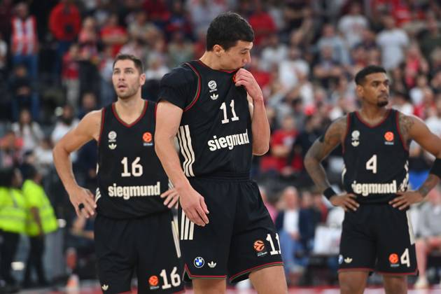 VLADIMIR LUCIC FCB , Disappointment,frustration,disappointed,frustrated,dejected, Basketball Euro League,Season 2025 2026, FC Bayern Munich Red Star Belgrade 97 88 on 02 10 2025, S A P G A R D EN