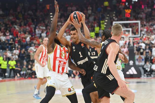 Oscar DA SILVA FCB , action,duel against Tyson CARTER Belgrade Basketball Euro League,season 2025 2026, FC Bayern Muenchen Red Star Belgrade 97 88 on 02 10 2025, S A P G A R D EN