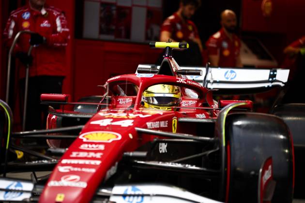 F1 - SINGAPORE GRAND PRIX 2025 44 HAMILTON Lewis (gbr), Scuderia Ferrari SF-25, action during the 2025 Formula 1 Singapore Grand Prix, 18th round of the 2025 FIA Formula One World Championship, WM, Weltmeisterschaft from October 3 to 5, 2025 on the Marina Bay Street Circuit, in Singapore - SingaporeSingapore Copyright: xEricxAlonsox