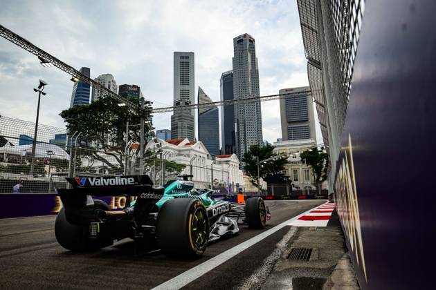 F1 - SINGAPORE GRAND PRIX 2025 18 STROLL Lance (can), Aston Martin F1 Team AMR25, action during the 2025 Formula 1 Singapore Grand Prix, 18th round of the 2025 FIA Formula One World Championship, WM, Weltmeisterschaft from October 3 to 5, 2025 on the Marina Bay Street Circuit, in Singapore - SingaporeSingapore  Copyright: xFLORENTxGOODENx