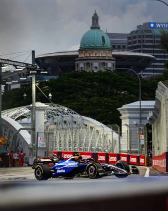 F1 - SINGAPORE GRAND PRIX 2025 55 SAINZ Carlos (spa), Williams Racing FW47, action during the 2025 Formula 1 Singapore Grand Prix, 18th round of the 2025 FIA Formula One World Championship, WM, Weltmeisterschaft from October 3 to 5, 2025 on the Marina Bay Street Circuit, in Singapore - SingaporeSingapore Copyright: xFLORENTxGOODENx