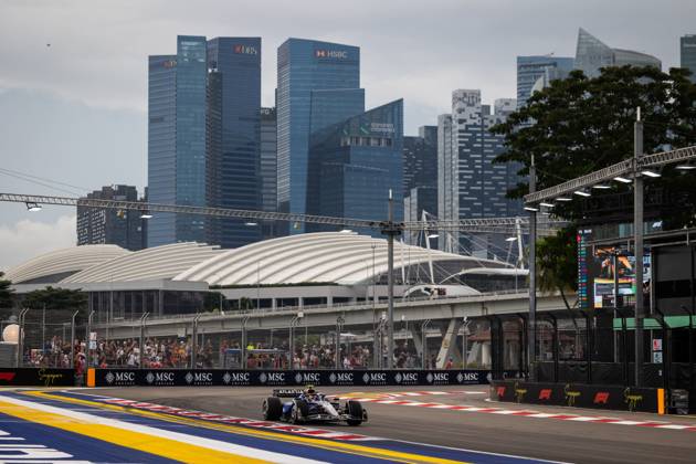 F1 - SINGAPORE GRAND PRIX 2025 55 SAINZ Carlos (spa), Williams Racing FW47, action during the 2025 Formula 1 Singapore Grand Prix, 18th round of the 2025 FIA Formula One World Championship, WM, Weltmeisterschaft from October 3 to 5, 2025 on the Marina Bay Street Circuit, in Singapore - SingaporeSingapore Copyright: xDPPIx
