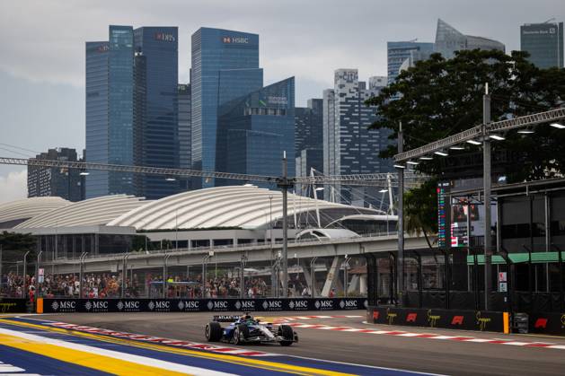 F1 - SINGAPORE GRAND PRIX 2025 23 ALBON Alexander (tha), Williams Racing FW47, action during the 2025 Formula 1 Singapore Grand Prix, 18th round of the 2025 FIA Formula One World Championship, WM, Weltmeisterschaft from October 3 to 5, 2025 on the Marina Bay Street Circuit, in Singapore - SingaporeSingapore  Copyright: xDPPIx