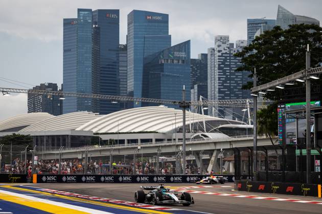 F1 - SINGAPORE GRAND PRIX 2025 63 RUSSELL George (gbr), Mercedes AMG F1 Team W16, action during the 2025 Formula 1 Singapore Grand Prix, 18th round of the 2025 FIA Formula One World Championship, WM, Weltmeisterschaft from October 3 to 5, 2025 on the Marina Bay Street Circuit, in Singapore - SingaporeSingapore  Copyright: xDPPIx