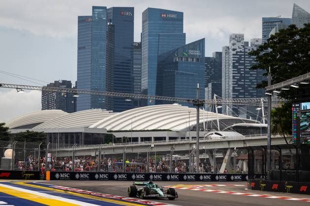 F1 - SINGAPORE GRAND PRIX 2025 18 STROLL Lance (can), Aston Martin F1 Team AMR25, action during the 2025 Formula 1 Singapore Grand Prix, 18th round of the 2025 FIA Formula One World Championship, WM, Weltmeisterschaft from October 3 to 5, 2025 on the Marina Bay Street Circuit, in Singapore - SingaporeSingapore  Copyright: xDPPIx