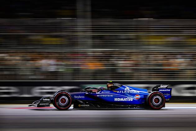 F1 - SINGAPORE GRAND PRIX 2025 55 SAINZ Carlos (spa), Williams Racing FW47, action during the 2025 Formula 1 Singapore Grand Prix, 18th round of the 2025 FIA Formula One World Championship, WM, Weltmeisterschaft from October 3 to 5, 2025 on the Marina Bay Street Circuit, in Singapore - SingaporeSingapore Copyright: xFLORENTxGOODENx