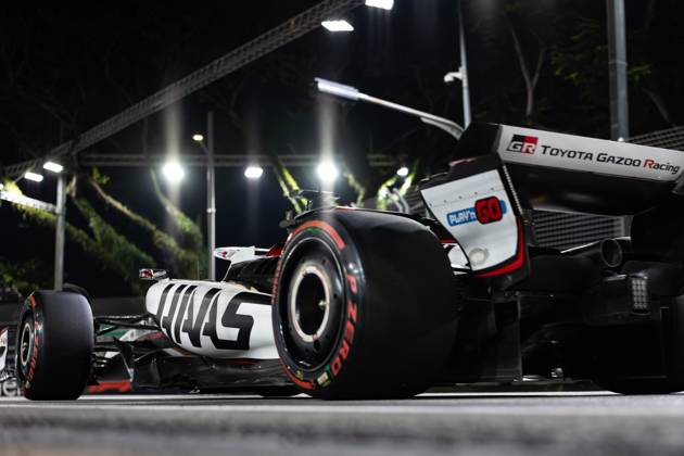 F1 - SINGAPORE GRAND PRIX 2025 31 OCON Esteban (fra), Haas F1 Team VF-25 Ferrari, action during the 2025 Formula 1 Singapore Grand Prix, 18th round of the 2025 FIA Formula One World Championship, WM, Weltmeisterschaft from October 3 to 5, 2025 on the Marina Bay Street Circuit, in Singapore - SingaporeSingapore  Copyright: xDPPIx