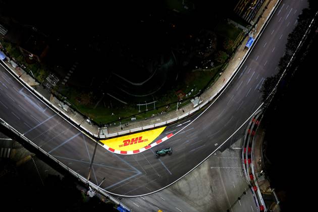 F1 - SINGAPORE GRAND PRIX 2025 14 ALONSO Fernando (spa), Aston Martin F1 Team AMR24, action during the 2025 Formula 1 Singapore Grand Prix, 18th round of the 2025 FIA Formula One World Championship, WM, Weltmeisterschaft from October 3 to 5, 2025 on the Marina Bay Street Circuit, in Singapore - SingaporeSingapore  Copyright: xEricxAlonsox
