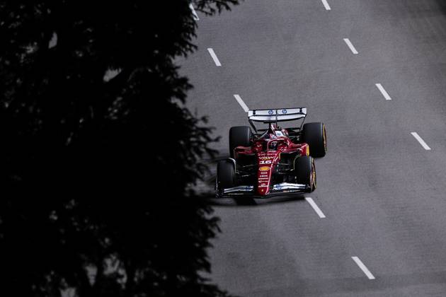 F1 - SINGAPORE GRAND PRIX 2025 16 LECLERC Charles (mco), Scuderia Ferrari SF-25, action during the 2025 Formula 1 Singapore Grand Prix, 18th round of the 2025 FIA Formula One World Championship, WM, Weltmeisterschaft from October 3 to 5, 2025 on the Marina Bay Street Circuit, in Singapore - SingaporeSingapore  Copyright: xEricxAlonsox