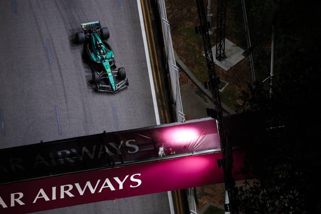 F1 - SINGAPORE GRAND PRIX 2025 18 STROLL Lance (can), Aston Martin F1 Team AMR25, action during the 2025 Formula 1 Singapore Grand Prix, 18th round of the 2025 FIA Formula One World Championship, WM, Weltmeisterschaft from October 3 to 5, 2025 on the Marina Bay Street Circuit, in Singapore - SingaporeSingapore  Copyright: xEricxAlonsox