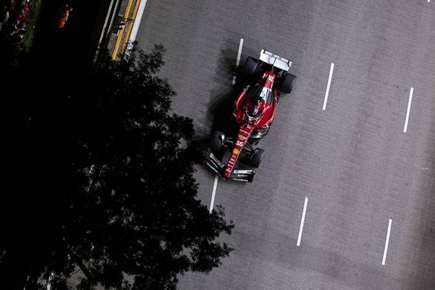 F1 - SINGAPORE GRAND PRIX 2025 16 LECLERC Charles (mco), Scuderia Ferrari SF-25, action during the 2025 Formula 1 Singapore Grand Prix, 18th round of the 2025 FIA Formula One World Championship, WM, Weltmeisterschaft from October 3 to 5, 2025 on the Marina Bay Street Circuit, in Singapore - SingaporeSingapore  Copyright: xEricxAlonsox