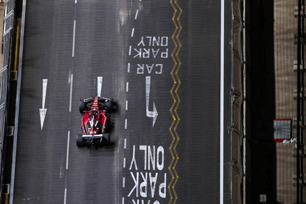 F1 - SINGAPORE GRAND PRIX 2025 16 LECLERC Charles (mco), Scuderia Ferrari SF-25, action during the 2025 Formula 1 Singapore Grand Prix, 18th round of the 2025 FIA Formula One World Championship, WM, Weltmeisterschaft from October 3 to 5, 2025 on the Marina Bay Street Circuit, in Singapore - SingaporeSingapore  Copyright: xEricxAlonsox