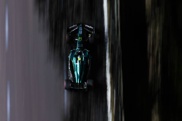 F1 - SINGAPORE GRAND PRIX 2025 14 ALONSO Fernando (spa), Aston Martin F1 Team AMR24, action during the 2025 Formula 1 Singapore Grand Prix, 18th round of the 2025 FIA Formula One World Championship, WM, Weltmeisterschaft from October 3 to 5, 2025 on the Marina Bay Street Circuit, in Singapore - SingaporeSingapore  Copyright: xEricxAlonsox