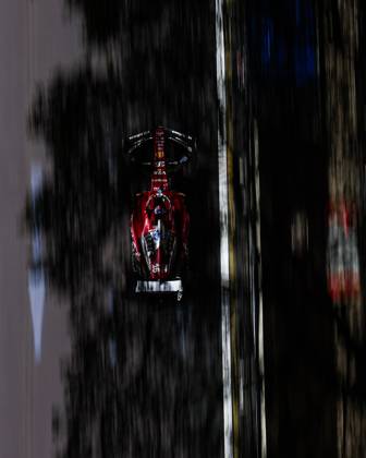 F1 - SINGAPORE GRAND PRIX 2025 16 LECLERC Charles (mco), Scuderia Ferrari SF-25, action during the 2025 Formula 1 Singapore Grand Prix, 18th round of the 2025 FIA Formula One World Championship, WM, Weltmeisterschaft from October 3 to 5, 2025 on the Marina Bay Street Circuit, in Singapore - SingaporeSingapore  Copyright: xEricxAlonsox