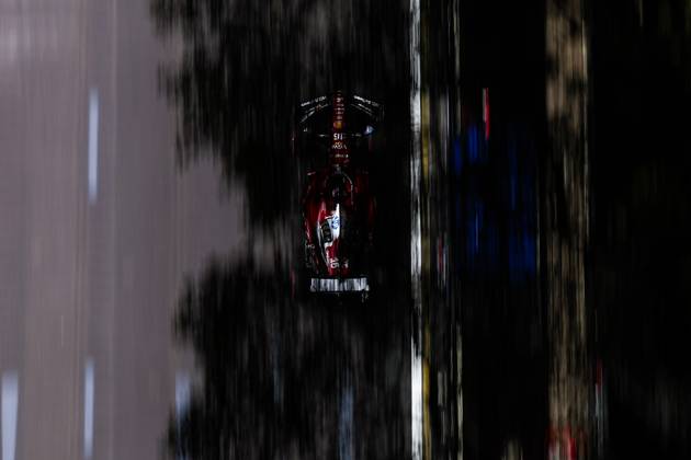 F1 - SINGAPORE GRAND PRIX 2025 16 LECLERC Charles (mco), Scuderia Ferrari SF-25, action during the 2025 Formula 1 Singapore Grand Prix, 18th round of the 2025 FIA Formula One World Championship, WM, Weltmeisterschaft from October 3 to 5, 2025 on the Marina Bay Street Circuit, in Singapore - SingaporeSingapore  Copyright: xEricxAlonsox
