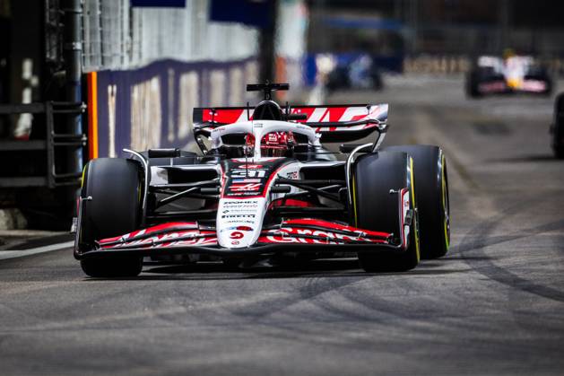 Marina Bay Street Circuit, Singapore, Singapore. 3.October.2025; Esteban Ocon of France and MoneyGram Haas F1 Team during Free Practice 2 Formula One Singapore Grand Prix aflo_305775290