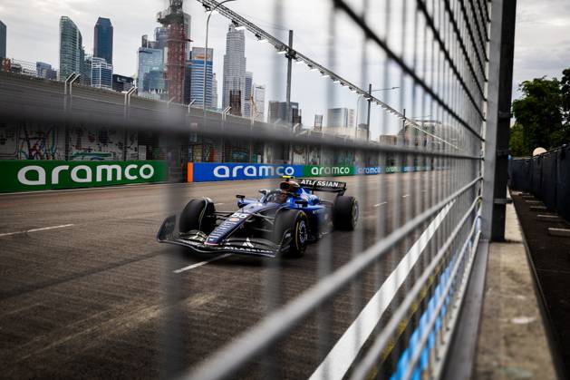 Marina Bay Street Circuit, Singapore, Singapore. 3.October.2025; Carlos Sainz Jr of Spain and Williams Racing during Free Practice 1 Formula One Singapore Grand Prix aflo_305775362