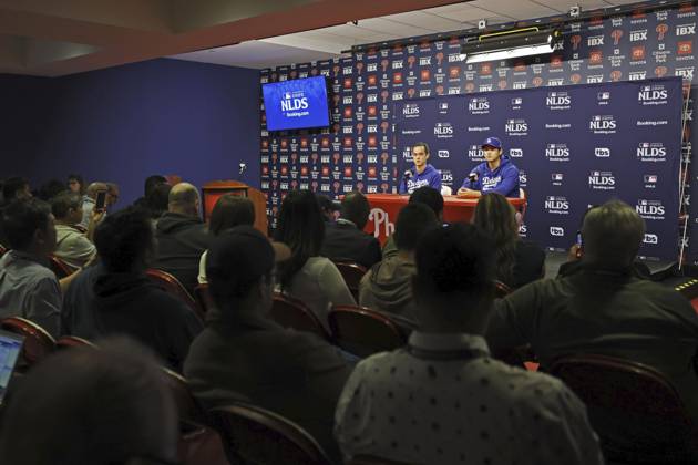 Baseball: Division Series between Dodgers and Phillies Los Angeles Dodgers two-way player Shohei Ohtani (R) attends a press conference, PK, Pressekonferenz in Philadelphia on Oct. 3, 2025, ahead of his start in Game 1 of the Division Series against the Philadelphia Phillies the following day. A14AA0004908291P