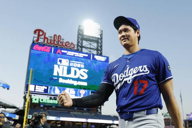 Baseball: Division Series between Dodgers and Phillies Los Angeles Dodgers two-way player Shohei Ohtani leaves Citizens Bank Park in Philadelphia on Oct. 3, 2025, following practice conducted ahead of Game 1 of the Division Series against the Philadelphia Phillies the following day. A14AA0004908319P