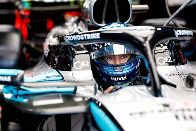 F1 - SINGAPORE GRAND PRIX 2025 RUSSELL George (gbr), Mercedes AMG F1 Team W16, portrait during the 2025 Formula 1 Singapore Grand Prix, 18th round of the 2025 FIA Formula One World Championship, WM, Weltmeisterschaft from October 3 to 5, 2025 on the Marina Bay Street Circuit, in Singapore - SingaporeSingapore  Copyright: xDPPIx