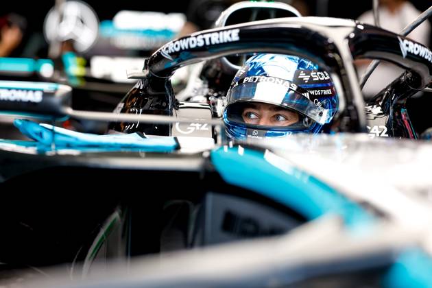 F1 - SINGAPORE GRAND PRIX 2025 RUSSELL George (gbr), Mercedes AMG F1 Team W16, portrait during the 2025 Formula 1 Singapore Grand Prix, 18th round of the 2025 FIA Formula One World Championship, WM, Weltmeisterschaft from October 3 to 5, 2025 on the Marina Bay Street Circuit, in Singapore - SingaporeSingapore  Copyright: xDPPIx
