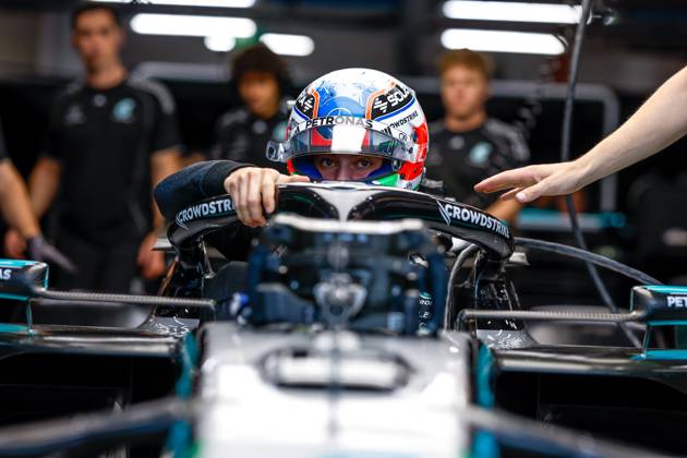 F1 - SINGAPORE GRAND PRIX 2025 KIMI ANTONELLI Andrea (ita), Mercedes AMG F1 Team W16, portrait during the 2025 Formula 1 Singapore Grand Prix, 18th round of the 2025 FIA Formula One World Championship, WM, Weltmeisterschaft from October 3 to 5, 2025 on the Marina Bay Street Circuit, in Singapore - SingaporeSingapore Copyright: xDPPIx