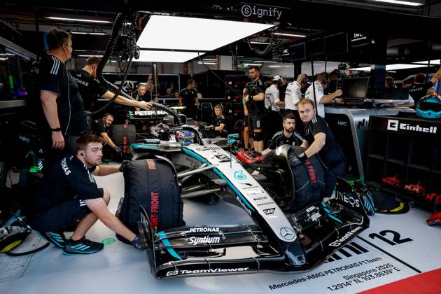 F1 - SINGAPORE GRAND PRIX 2025 12 KIMI ANTONELLI Andrea (ita), Mercedes AMG F1 Team W16, action during the 2025 Formula 1 Singapore Grand Prix, 18th round of the 2025 FIA Formula One World Championship, WM, Weltmeisterschaft from October 3 to 5, 2025 on the Marina Bay Street Circuit, in Singapore - SingaporeSingapore Copyright: xDPPIx