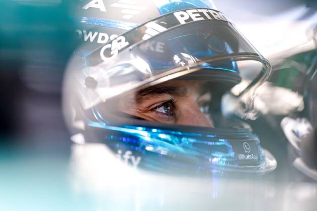 F1 - SINGAPORE GRAND PRIX 2025 RUSSELL George (gbr), Mercedes AMG F1 Team W16, portrait during the 2025 Formula 1 Singapore Grand Prix, 18th round of the 2025 FIA Formula One World Championship, WM, Weltmeisterschaft from October 3 to 5, 2025 on the Marina Bay Street Circuit, in Singapore - SingaporeSingapore  Copyright: xDPPIx