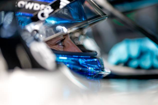 F1 - SINGAPORE GRAND PRIX 2025 RUSSELL George (gbr), Mercedes AMG F1 Team W16, portrait during the 2025 Formula 1 Singapore Grand Prix, 18th round of the 2025 FIA Formula One World Championship, WM, Weltmeisterschaft from October 3 to 5, 2025 on the Marina Bay Street Circuit, in Singapore - SingaporeSingapore  Copyright: xDPPIx