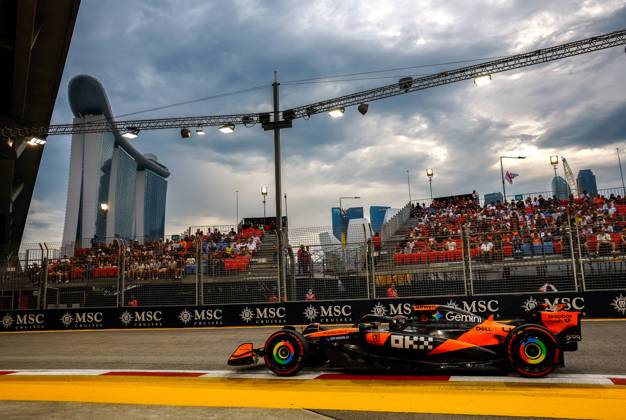 F1 - SINGAPORE GRAND PRIX 2025 81 PIASTRI Oscar (aus), McLaren F1 Team MCL39, action during the 2025 Formula 1 Singapore Grand Prix, 18th round of the 2025 FIA Formula One World Championship, WM, Weltmeisterschaft from October 3 to 5, 2025 on the Marina Bay Street Circuit, in Singapore - SingaporeSingapore Copyright: xDPPIx